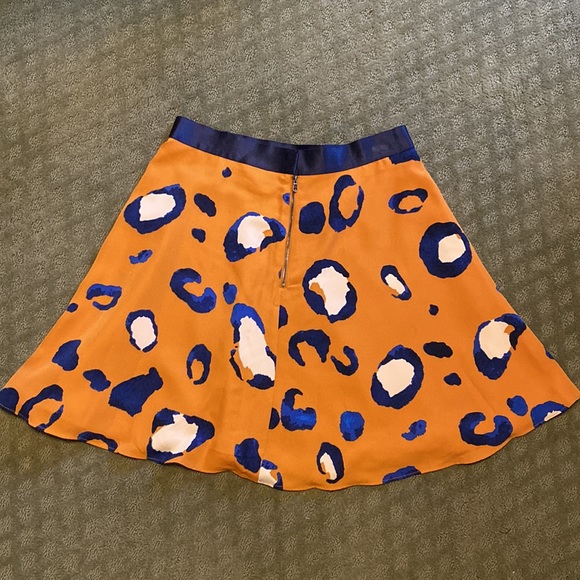 Silky, flirty skirt - Picture 8 of 8